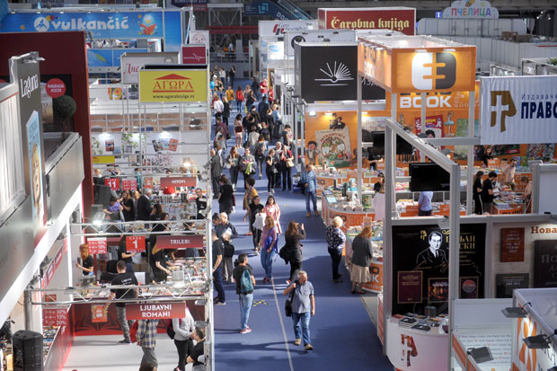 САЈАМ КЊИГА: Читаоци траже све од Хандкеа